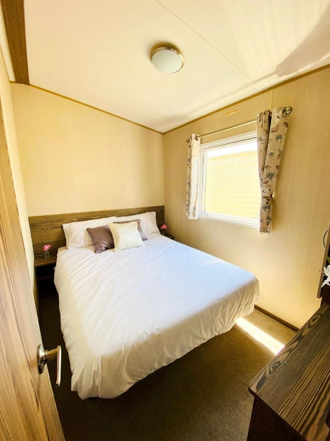 Dizzard 23 Hotel Bridgerule Bagian luar foto