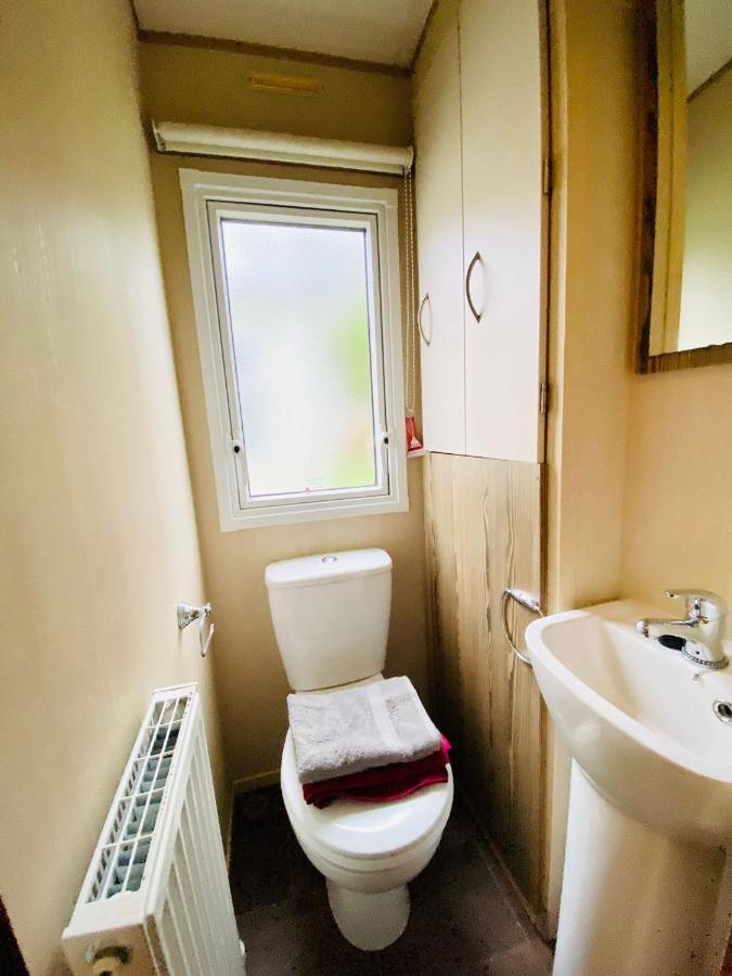 Dizzard 23 Hotel Bridgerule Bagian luar foto